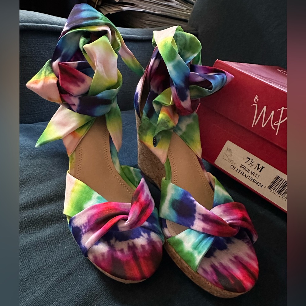 Women’s wedge sandals never worn